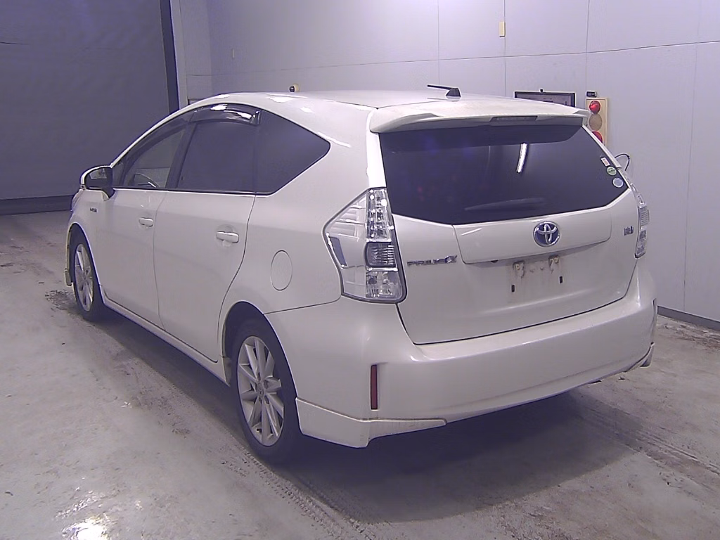 TOYOTA PRIUS ALPHA