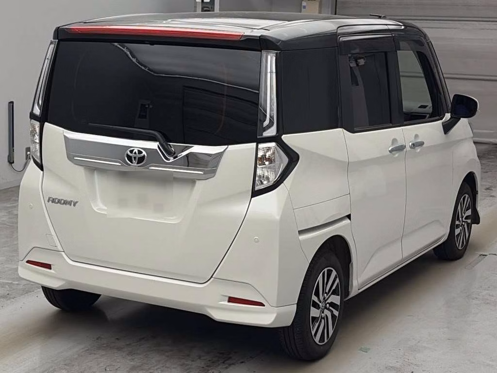 TOYOTA ROOMY