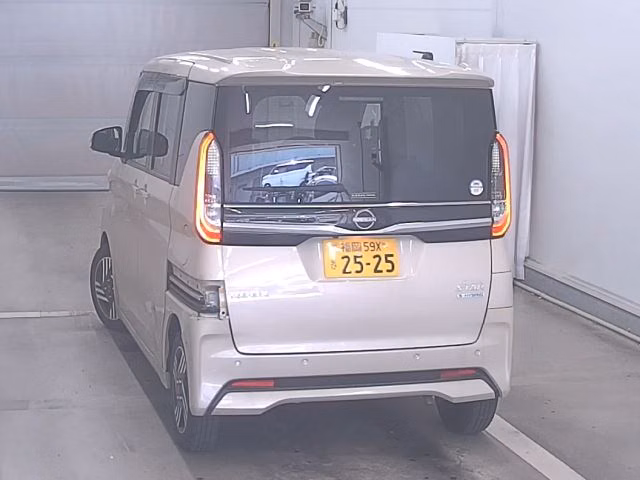 NISSAN ROOX