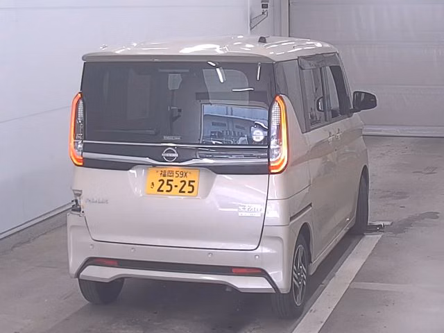NISSAN ROOX