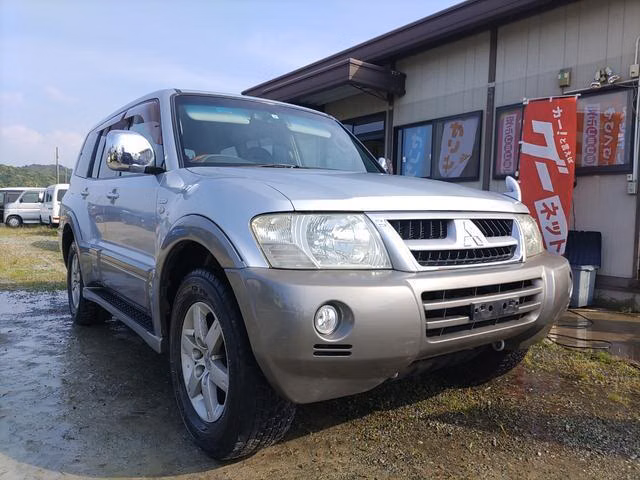 MITSUBISHI PAJERO
