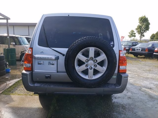 MITSUBISHI PAJERO