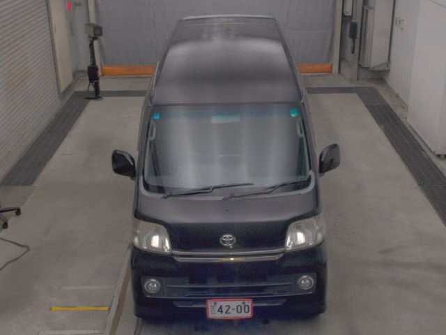 TOYOTA PIXIS VAN