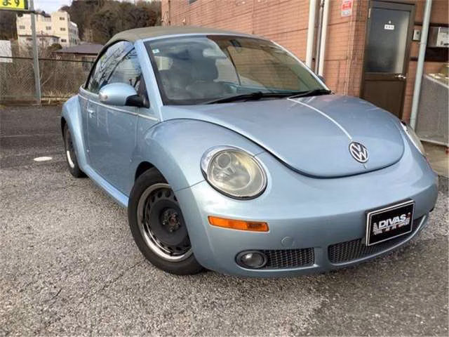 VOLKSWAGEN BEETLE