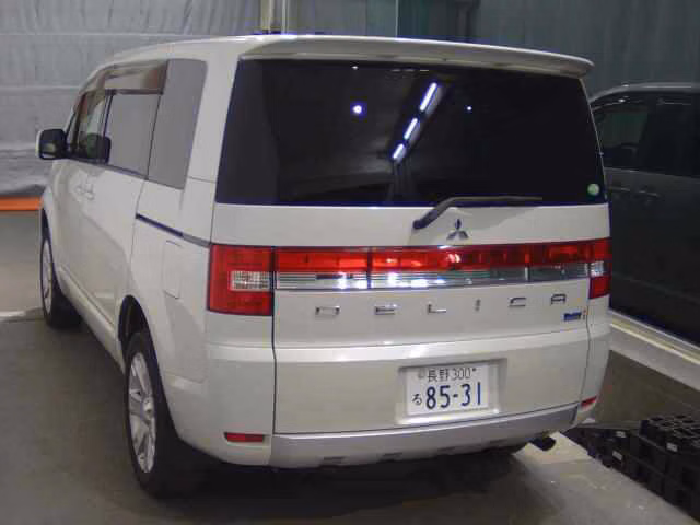 MITSUBISHI DELICA D:5