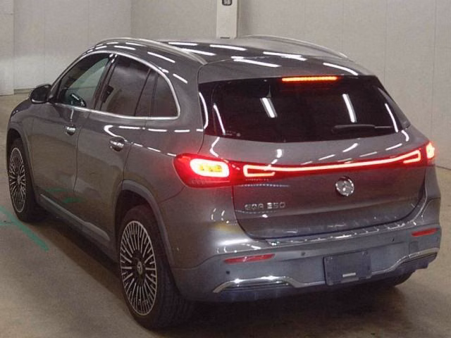MERCEDES-BENZ EQA
