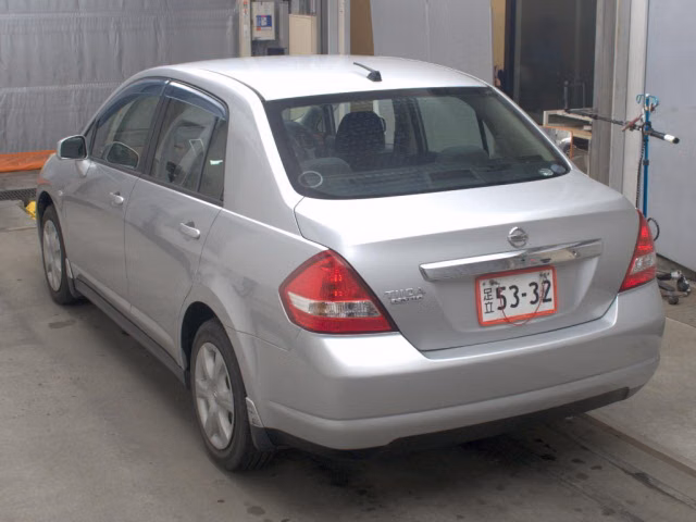 NISSAN TIIDA LATIO