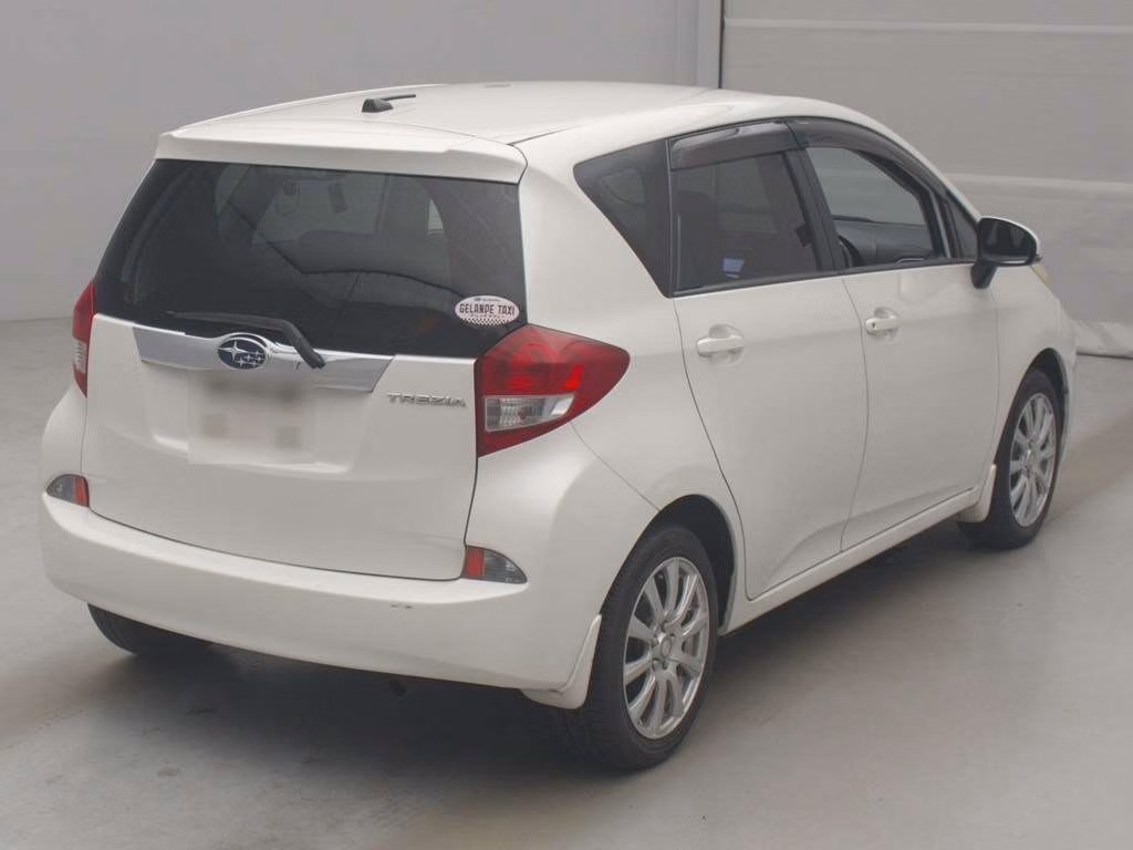 SUBARU TREZIA