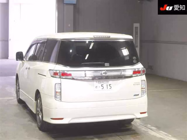 NISSAN ELGRAND