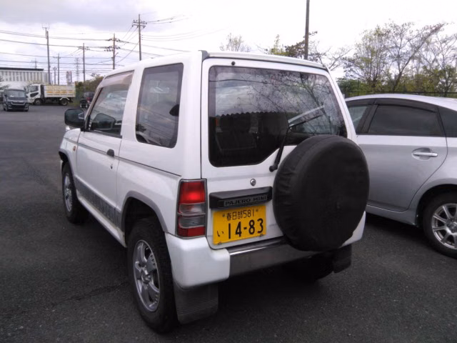 MITSUBISHI PAJERO MINI