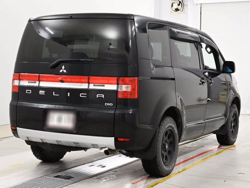 MITSUBISHI DELICA D:5