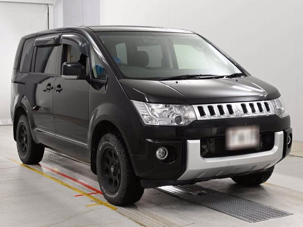 MITSUBISHI DELICA D:5