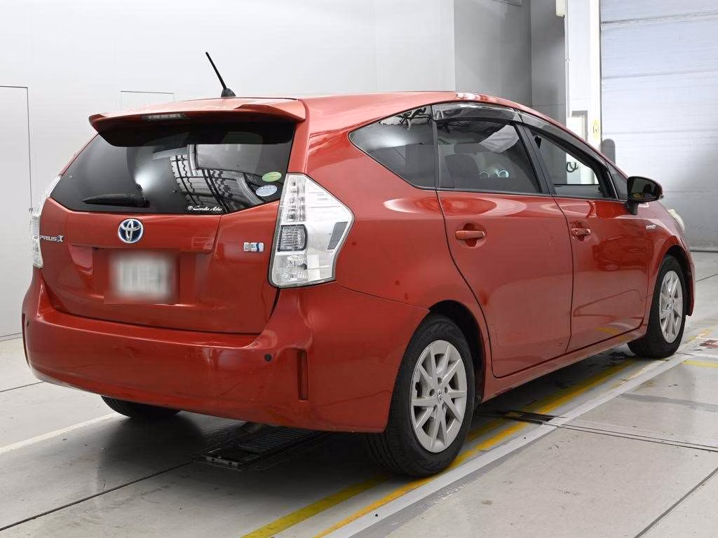 TOYOTA PRIUS ALPHA