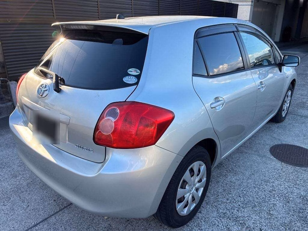 TOYOTA AURIS