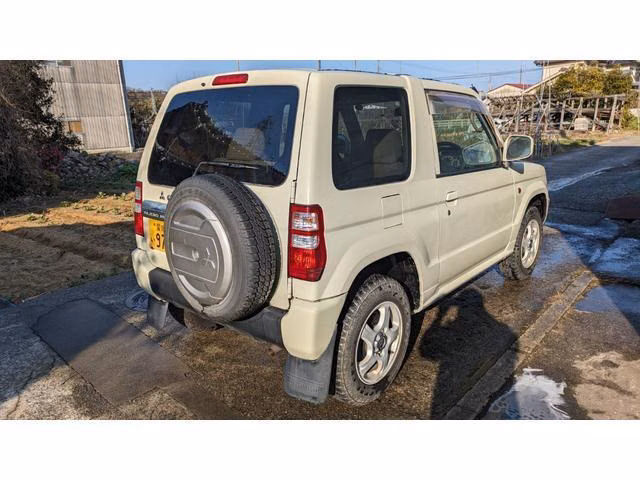 MITSUBISHI PAJERO MINI