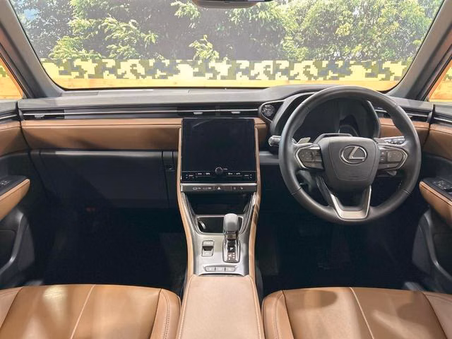 LEXUS LBX