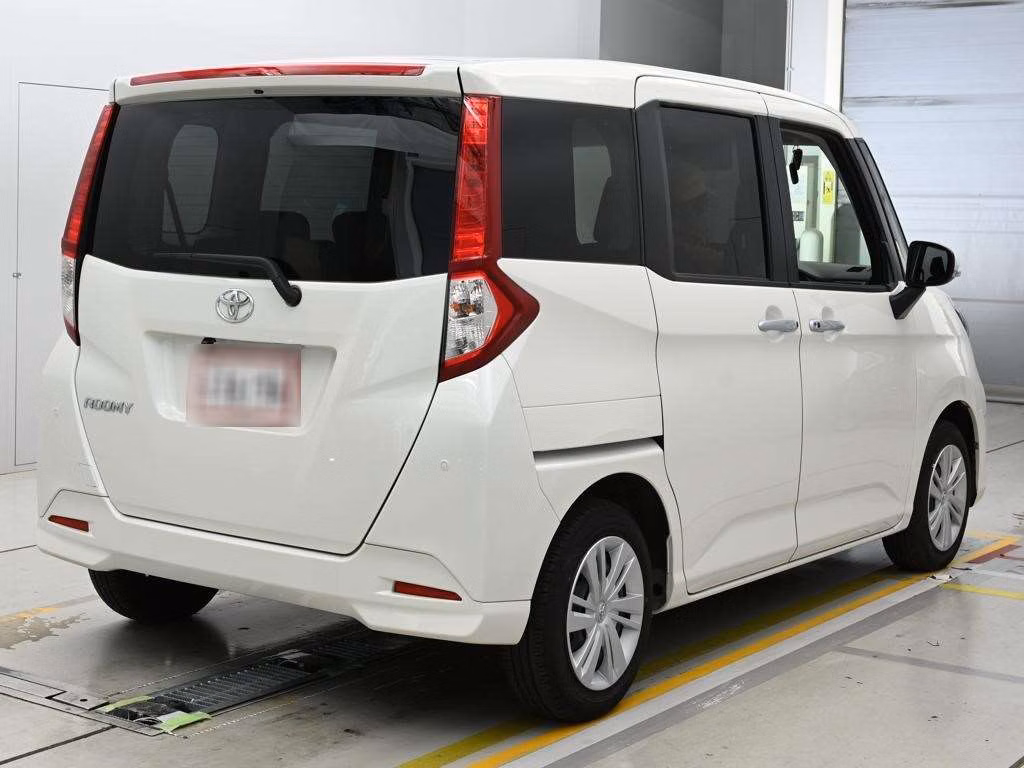 TOYOTA ROOMY