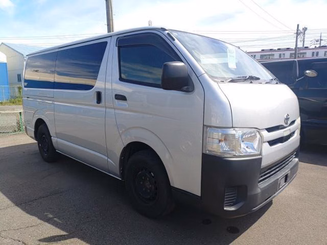 TOYOTA REGIUS ACE