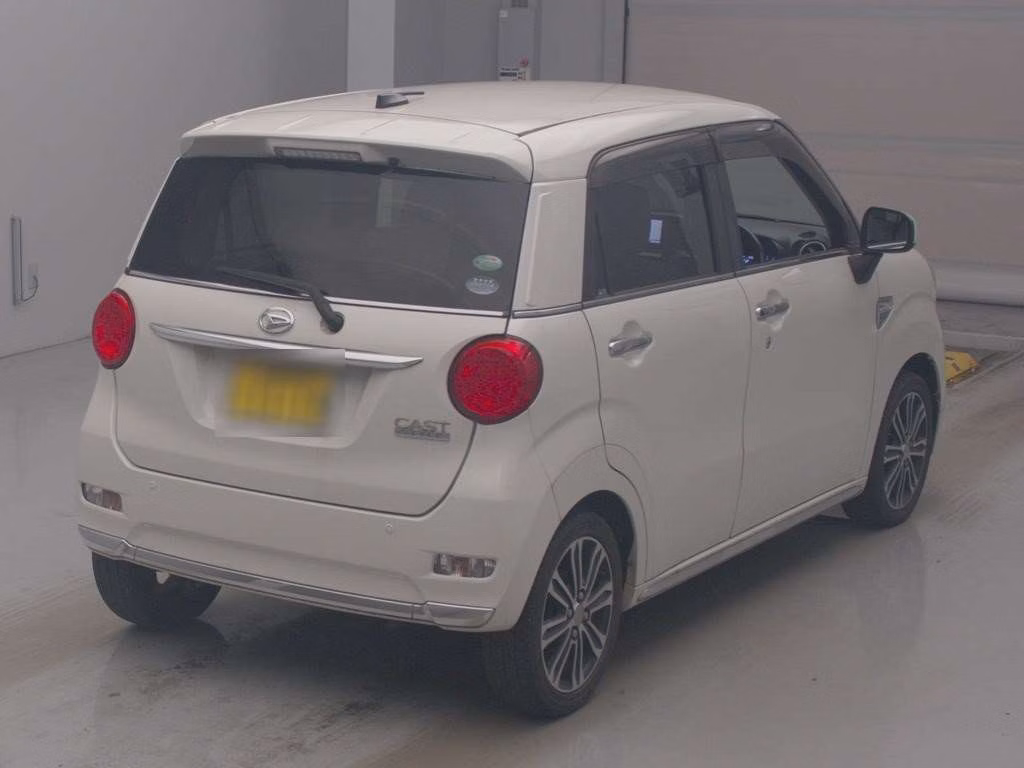 DAIHATSU CAST