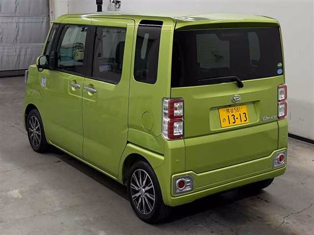 DAIHATSU WAKE