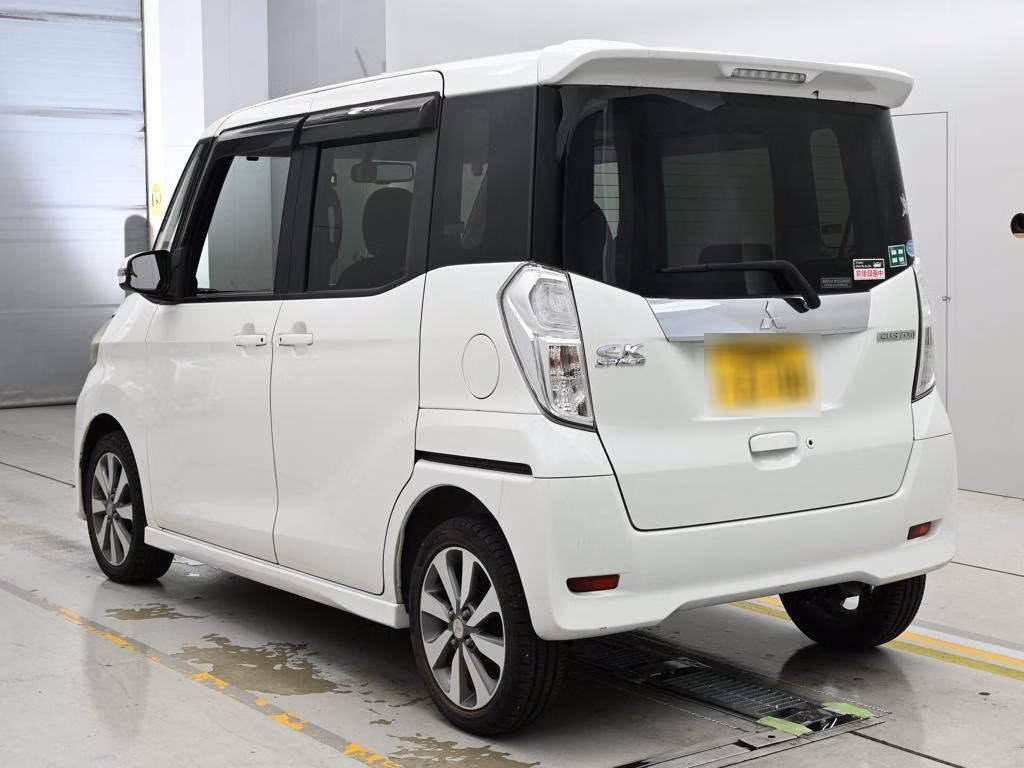MITSUBISHI EK SPACE