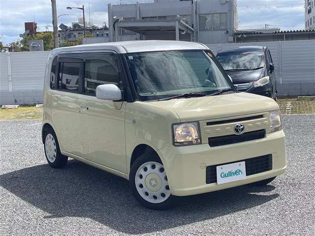 TOYOTA PIXIS SPACE