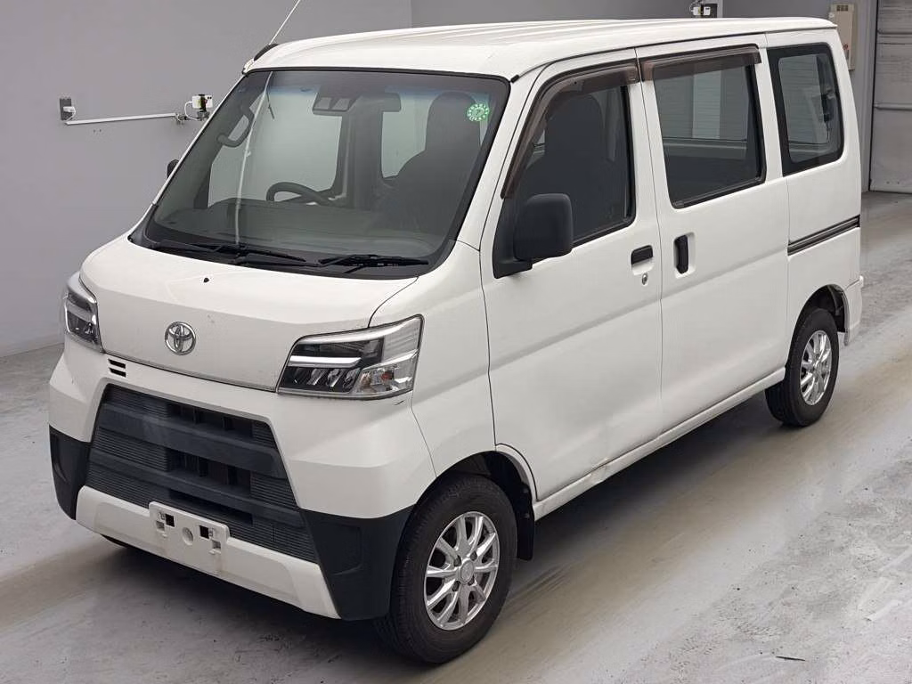 TOYOTA PIXIS VAN