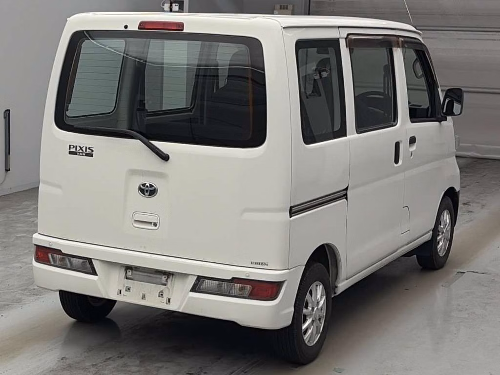 TOYOTA PIXIS VAN