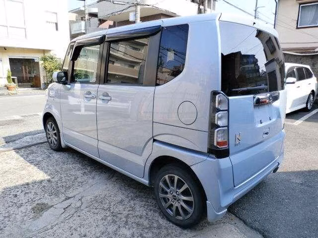 HONDA N-BOX