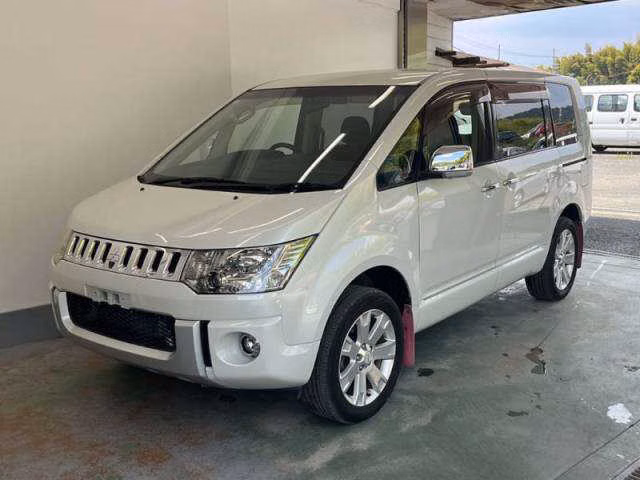 MITSUBISHI DELICA D:5