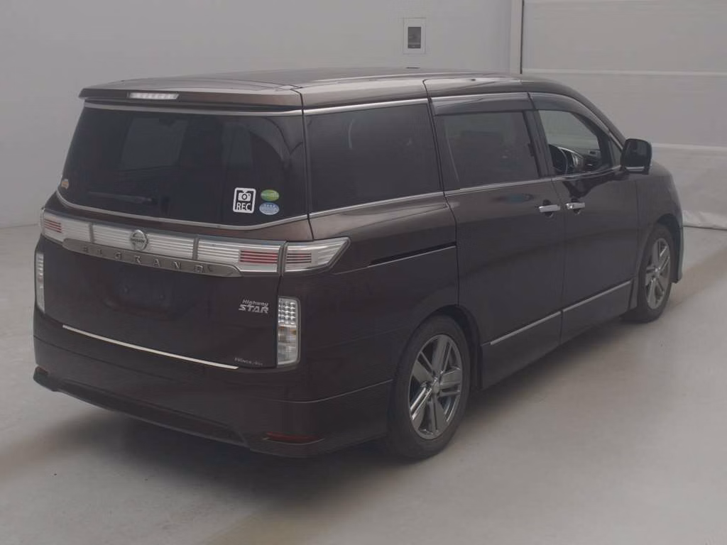 NISSAN ELGRAND