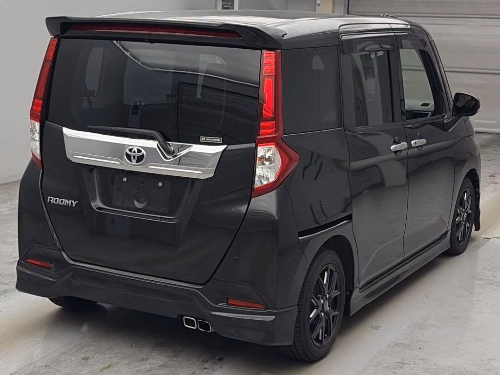 TOYOTA ROOMY
