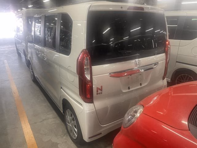 HONDA N-BOX