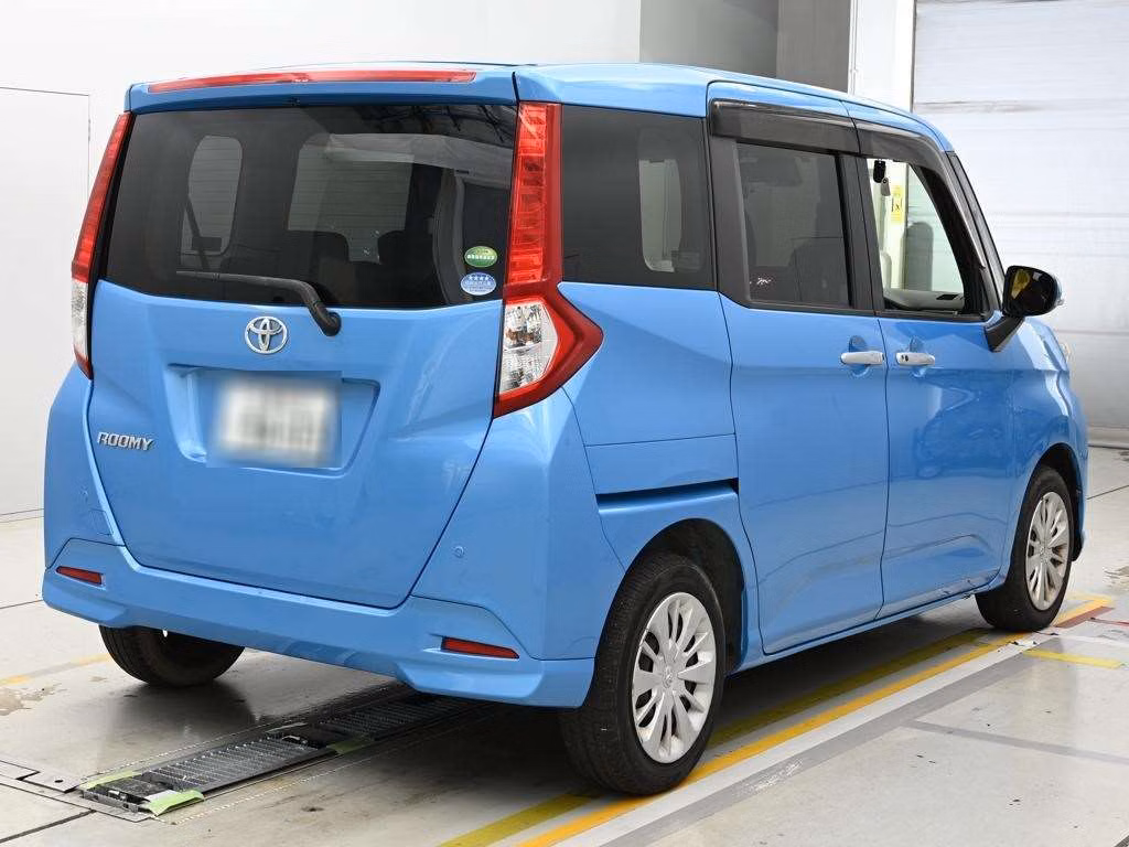 TOYOTA ROOMY