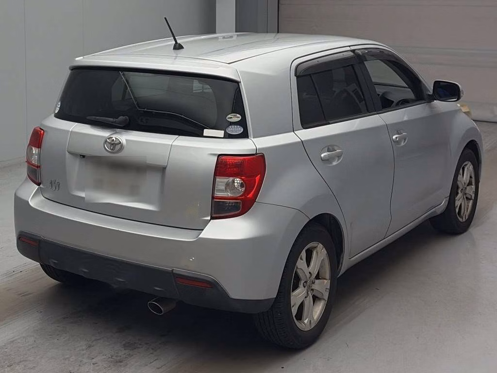 TOYOTA IST
