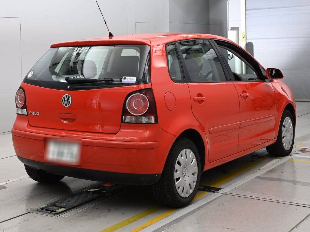 VOLKSWAGEN POLO
