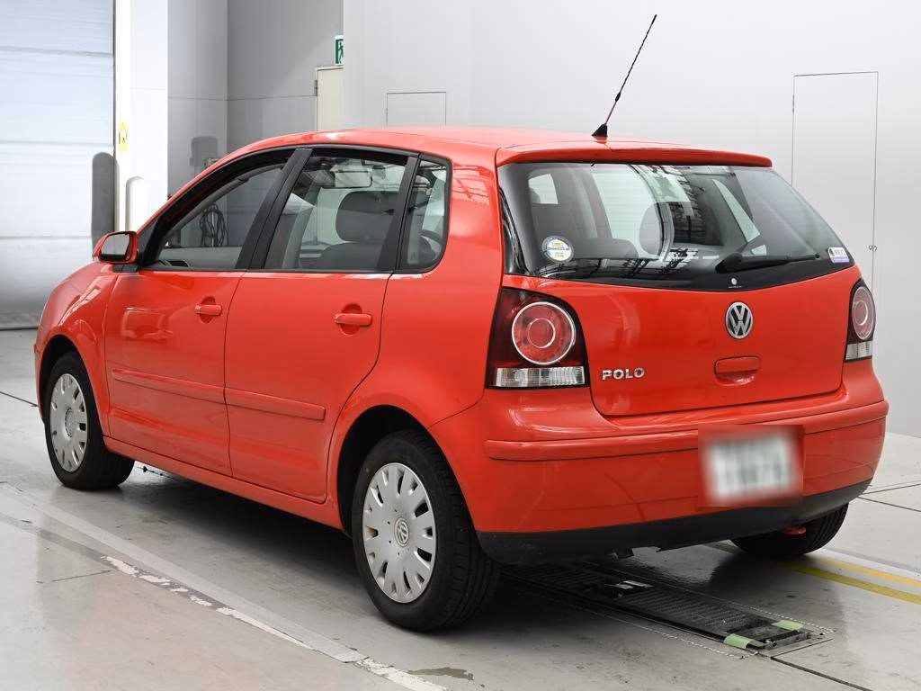 VOLKSWAGEN POLO