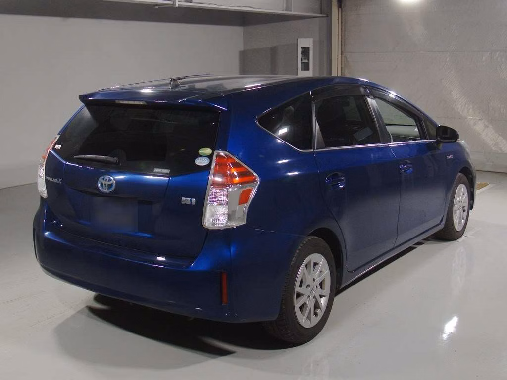 TOYOTA PRIUS ALPHA