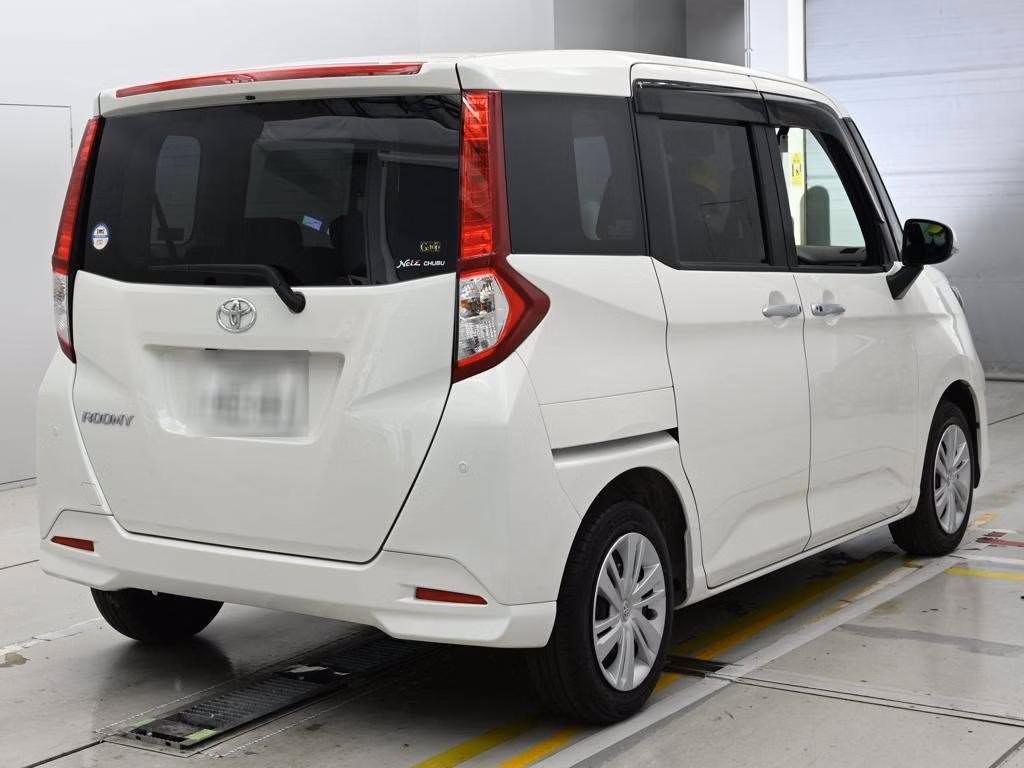 TOYOTA ROOMY