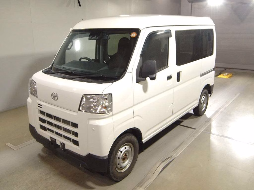 TOYOTA PIXIS VAN