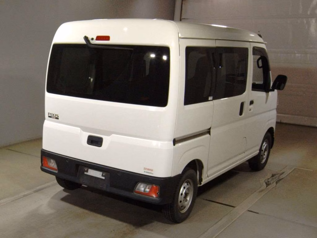TOYOTA PIXIS VAN