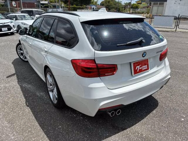 BMW 3-SERIES