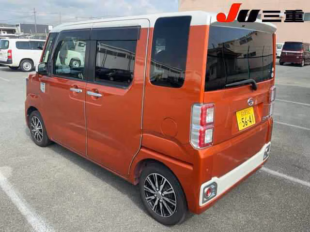 DAIHATSU WAKE
