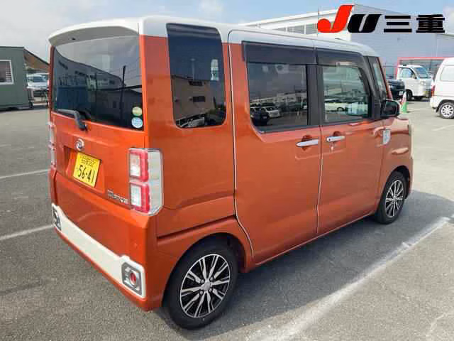 DAIHATSU WAKE
