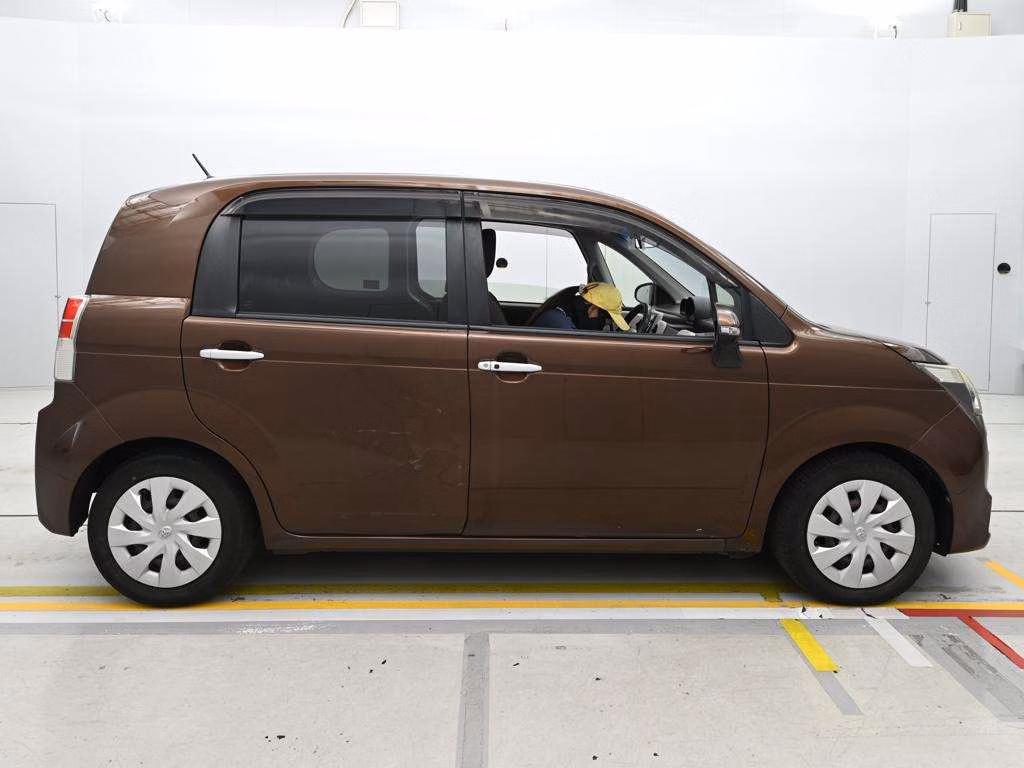 TOYOTA SPADE