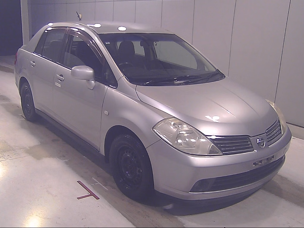 NISSAN TIIDA LATIO