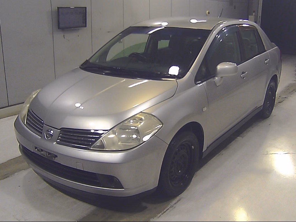 NISSAN TIIDA LATIO