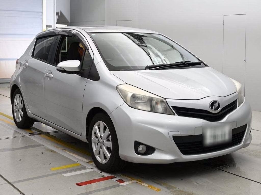 TOYOTA VITZ