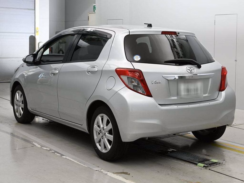 TOYOTA VITZ