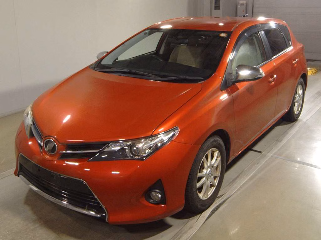 TOYOTA AURIS